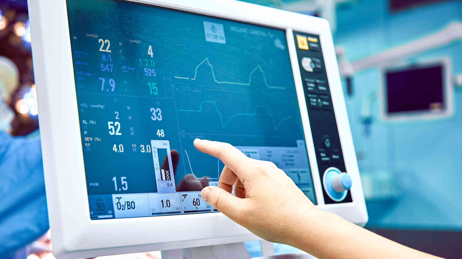 Mechanical ventilator screen